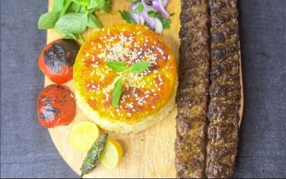 چلو کباب کوبیده مخصوص 